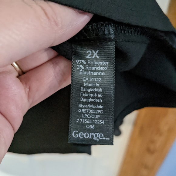 Black blouse - Picture 3 of 3